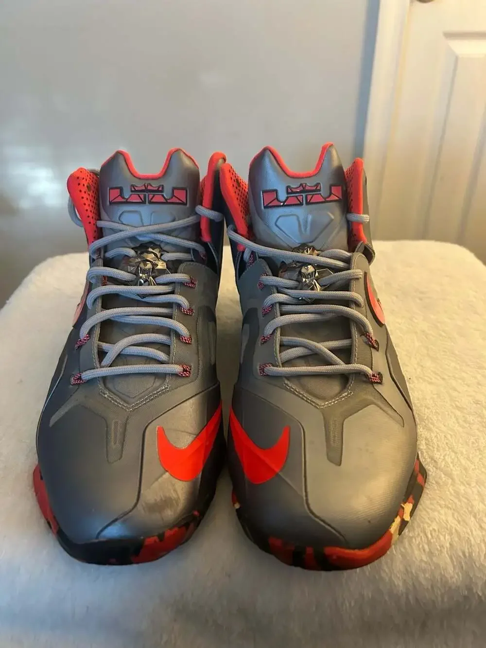 Nike LeBron 11 Elite Basketball Shoes Size 9.5